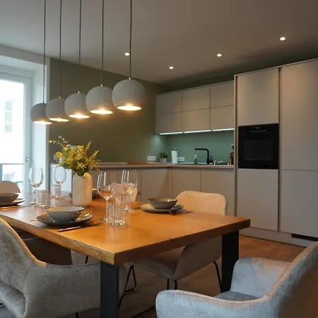 Sleepwell - Ehrensteinsuite 아파트 라이프치히